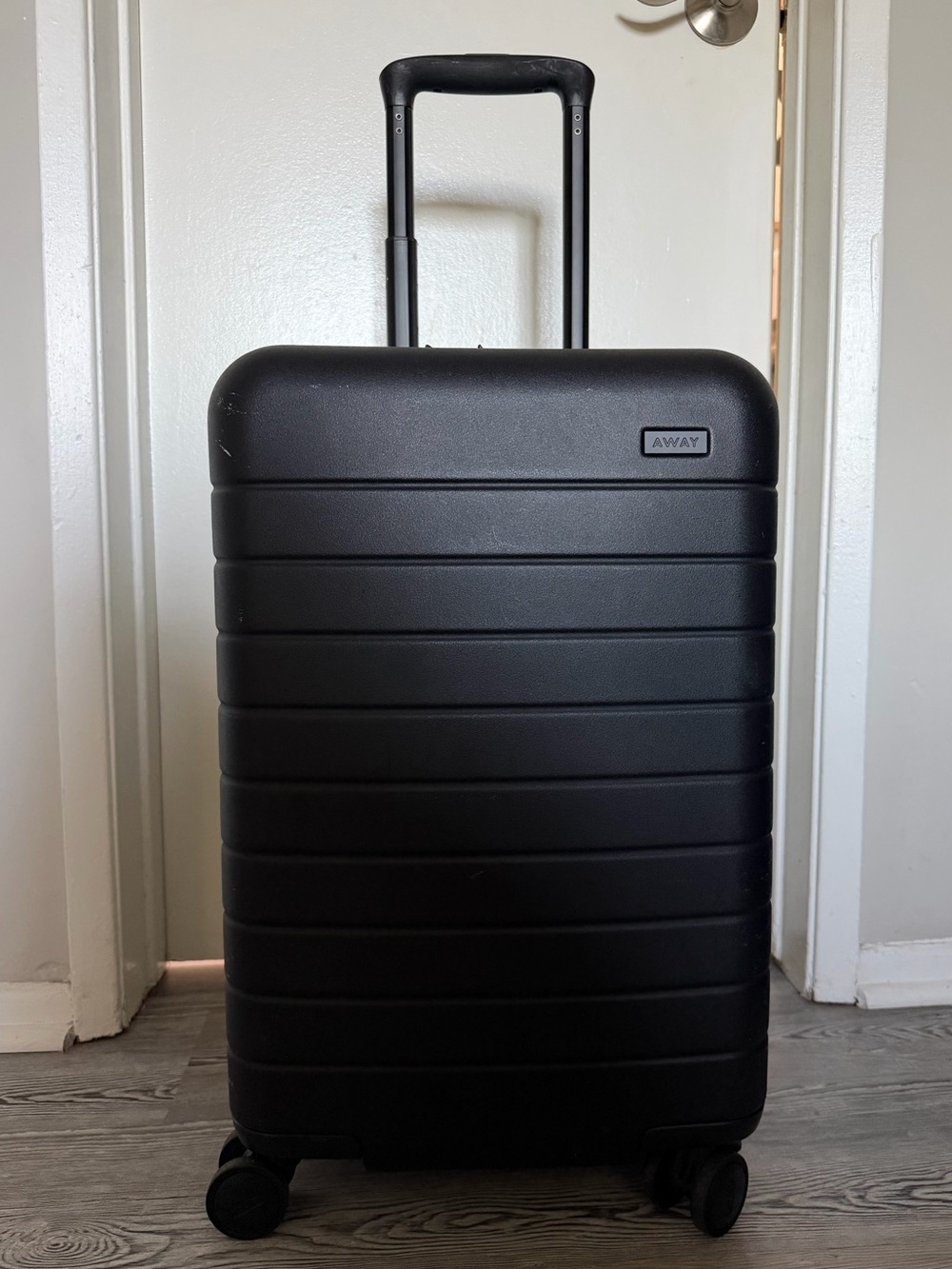 Away Black Carry-On Hardshell - Picture 4 of 10